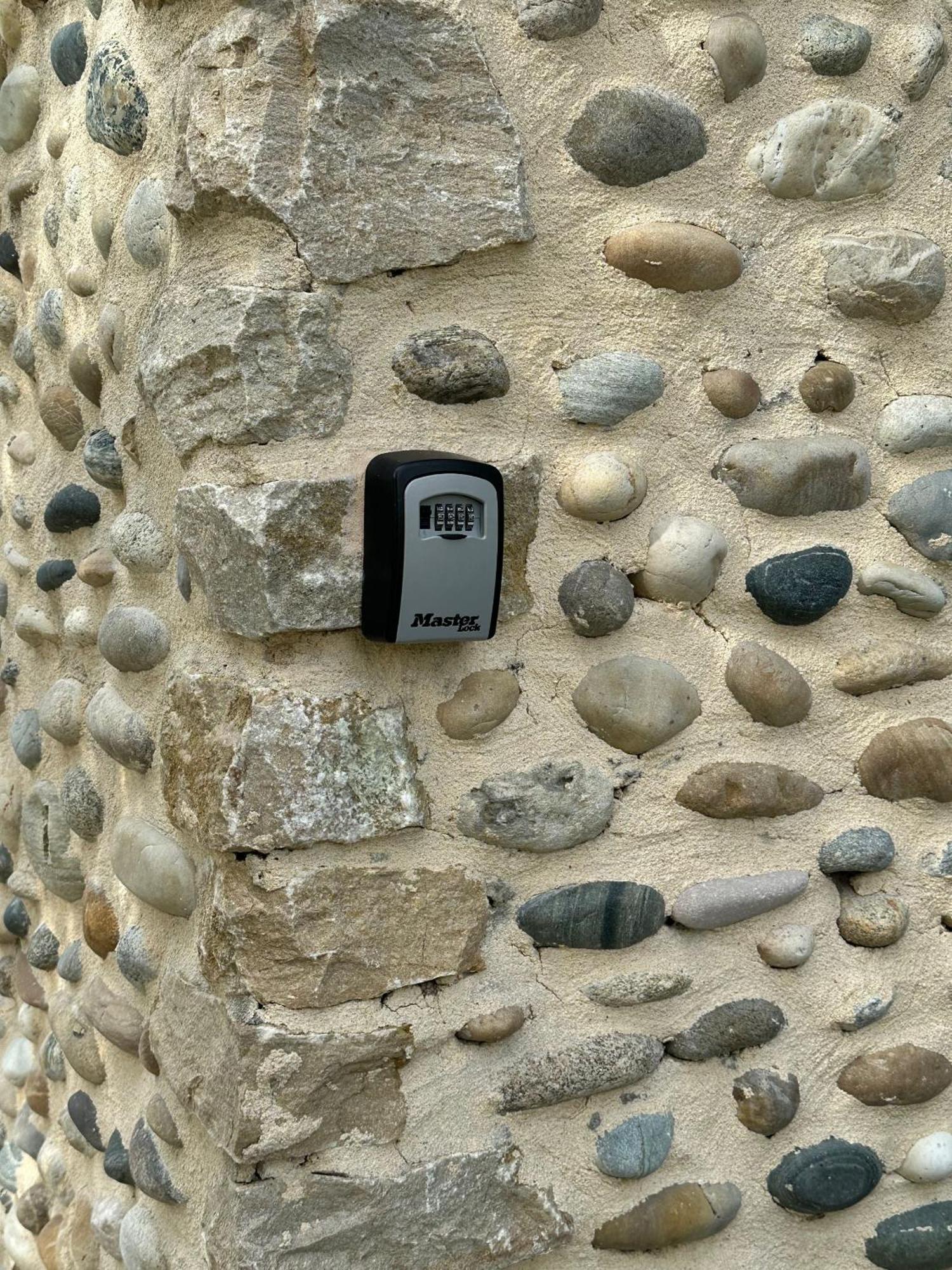 Maisonnette Independante Au Calme Dans Un Grand Jardin Châteauneuf-du-Rhône Zewnętrze zdjęcie
